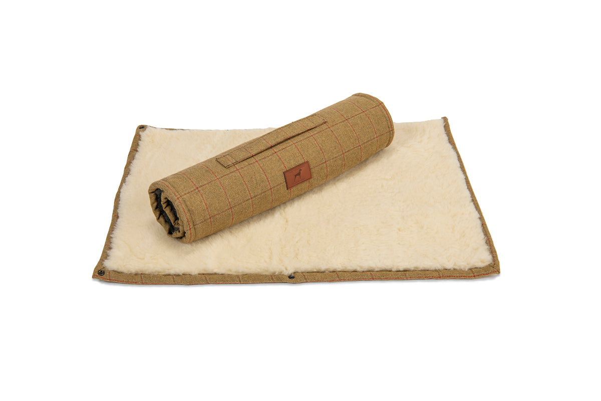 Tweed Dog Roll Mat