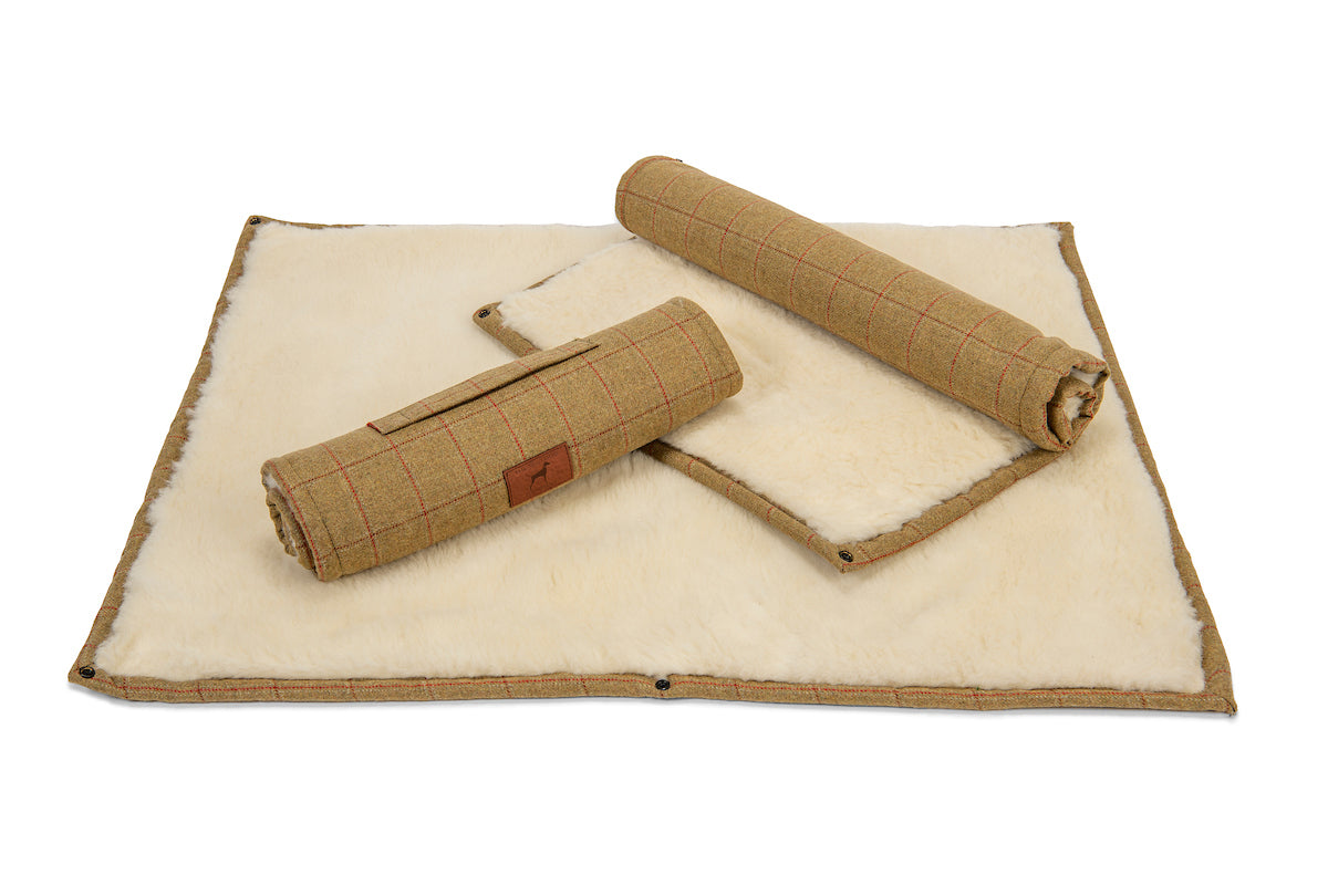 Tweed Dog Roll Mat