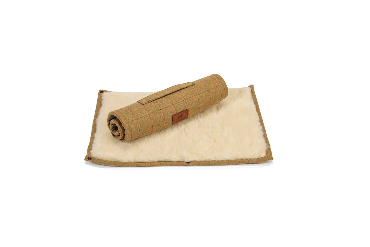 Tweed Dog Roll Mat