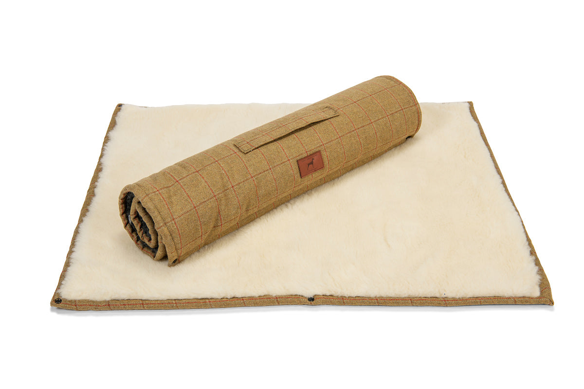 Tweed Dog Roll Mat