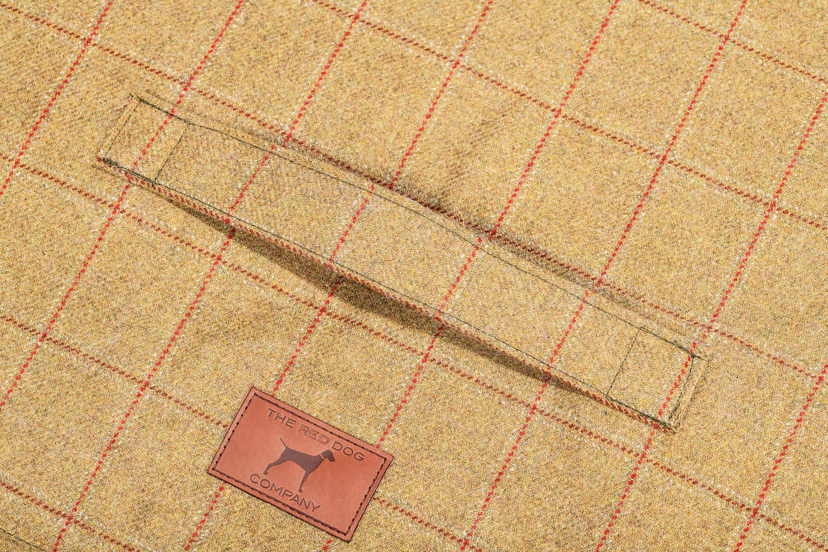 Tweed Dog Roll Mat